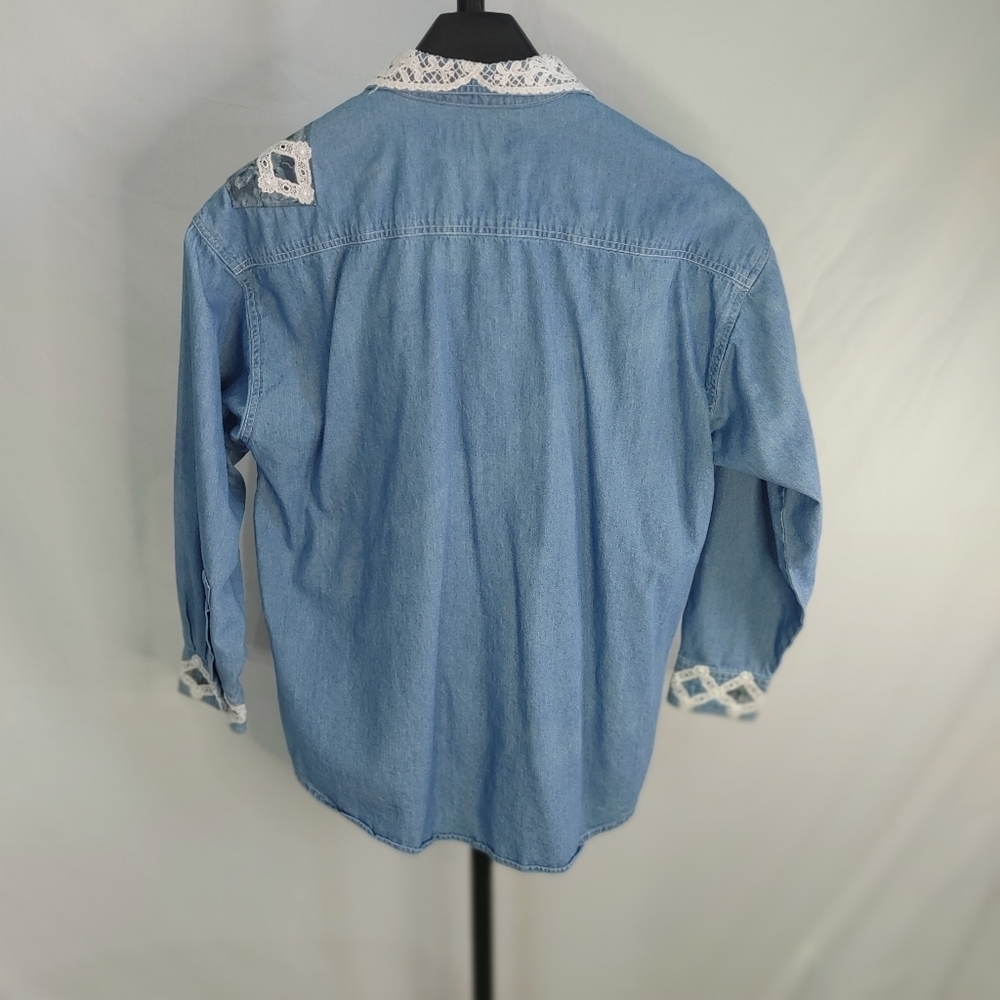 Blue Diamond Virginia Beach Denim Shirt M Lace Applique Vintage Chambray Cottage - Picture 9 of 14